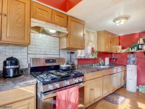 77 Delmar Place Irvington NJ 07111