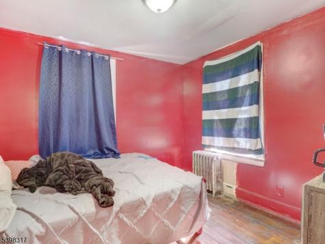 77 Delmar Place Irvington NJ 07111