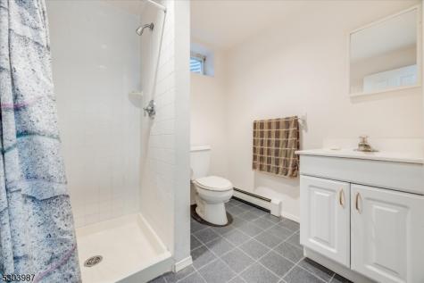 64 Roosevelt Avenue North Haledon NJ 07508