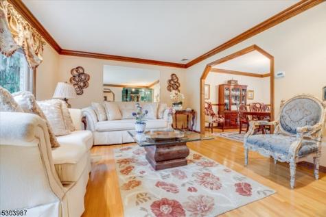 64 Roosevelt Avenue North Haledon NJ 07508