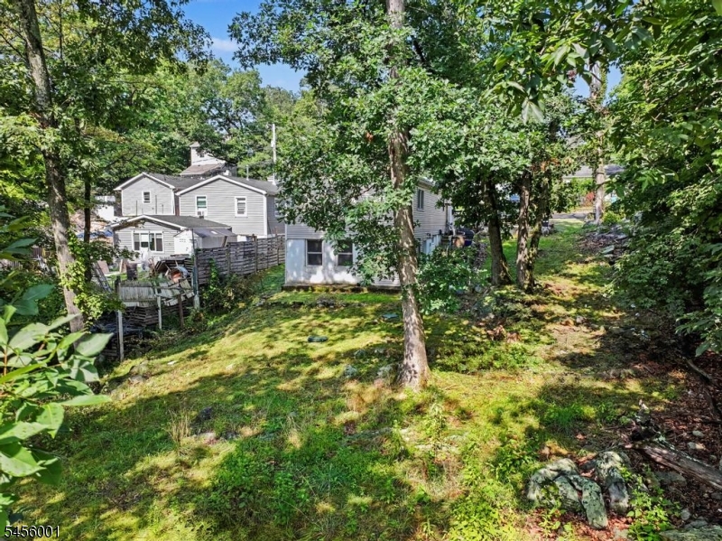 51 Roosevelt Trail Hopatcong NJ 07843