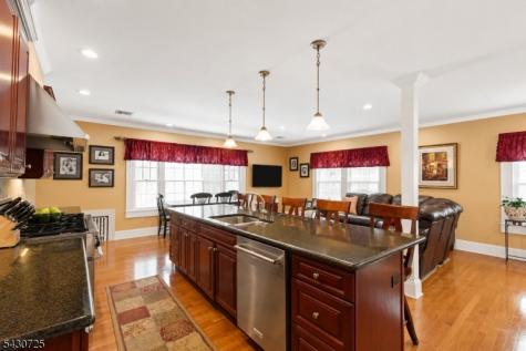 7 Wayland Drive Verona NJ 07044