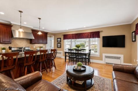 7 Wayland Drive Verona NJ 07044