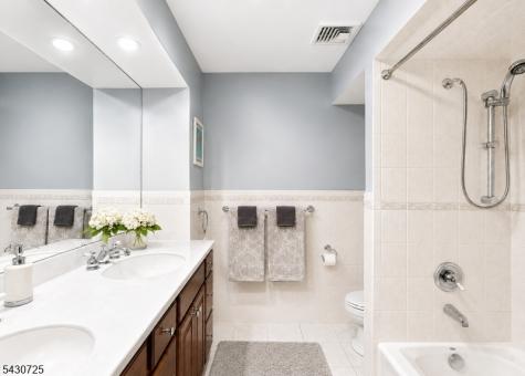 7 Wayland Drive Verona NJ 07044