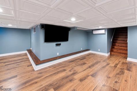 7 Wayland Drive Verona NJ 07044