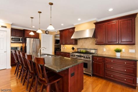 7 Wayland Drive Verona NJ 07044