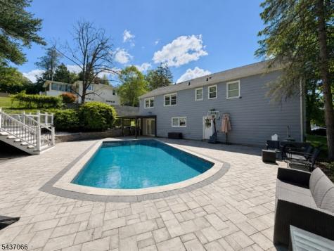 1626 Larkspur Drive Mountainside NJ 07092