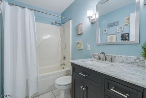 22 Green Apple Road Sparta NJ 07871