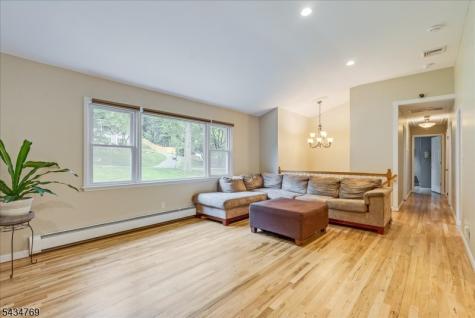 22 Green Apple Road Sparta NJ 07871