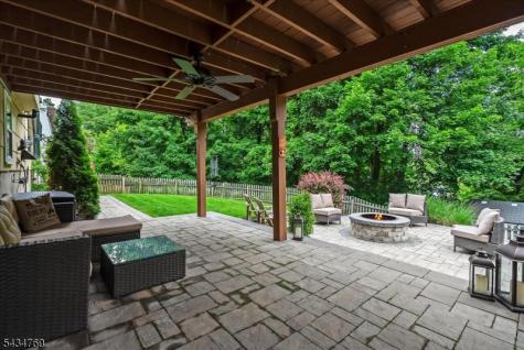 22 Green Apple Road Sparta NJ 07871