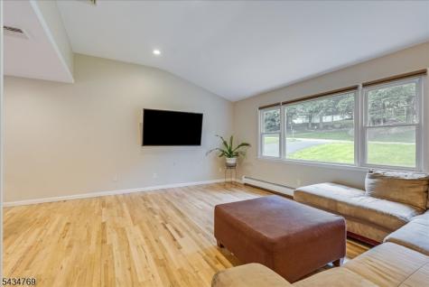 22 Green Apple Road Sparta NJ 07871