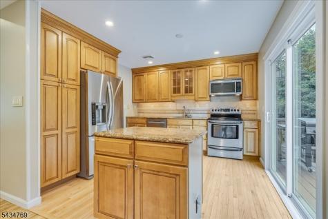 22 Green Apple Road Sparta NJ 07871