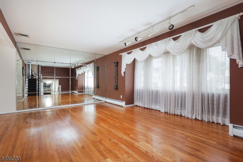77 Harrison Street Clark NJ 07066