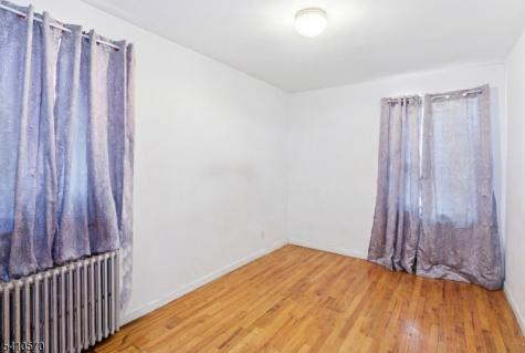 52 Oak Avenue Irvington NJ 07111