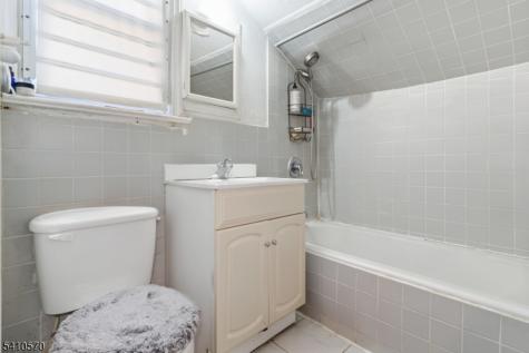 52 Oak Avenue Irvington NJ 07111