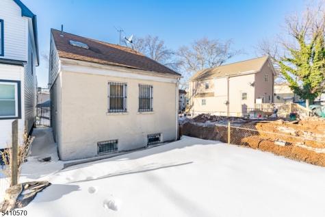 52 Oak Avenue Irvington NJ 07111