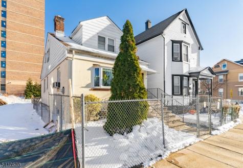 52 Oak Avenue Irvington NJ 07111