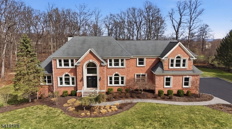 4 Michele Crossing Raritan NJ 08822