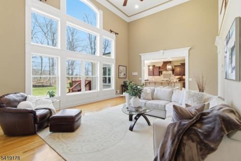 4 Michele Crossing Raritan NJ 08822