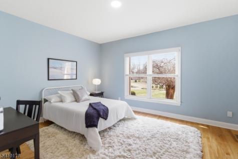 4 Michele Crossing Raritan NJ 08822