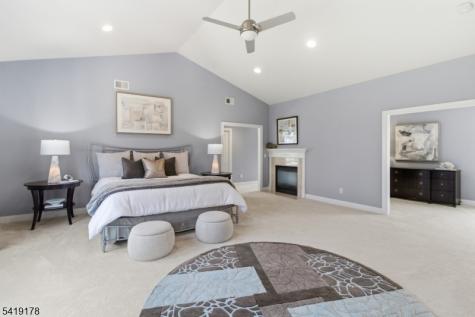 4 Michele Crossing Raritan NJ 08822