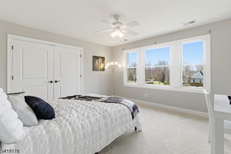 4 Michele Crossing Raritan NJ 08822