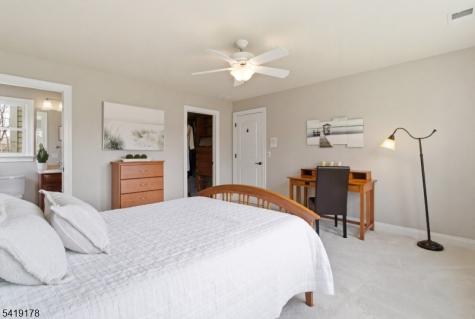 4 Michele Crossing Raritan NJ 08822