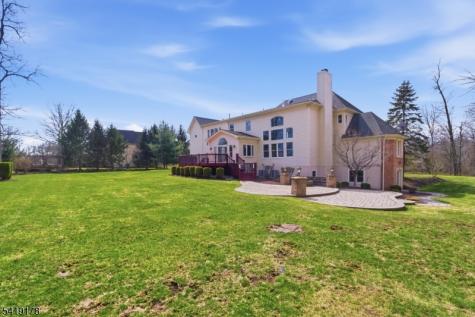 4 Michele Crossing Raritan NJ 08822