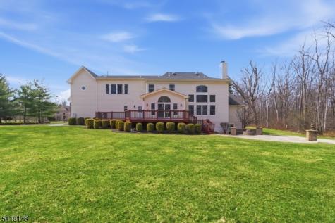 4 Michele Crossing Raritan NJ 08822