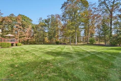 4 Michele Crossing Raritan NJ 08822