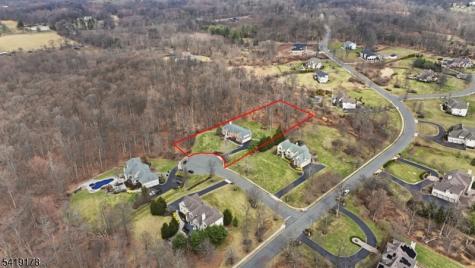 4 Michele Crossing Raritan NJ 08822