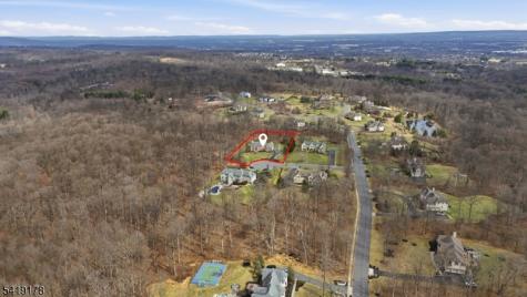 4 Michele Crossing Raritan NJ 08822