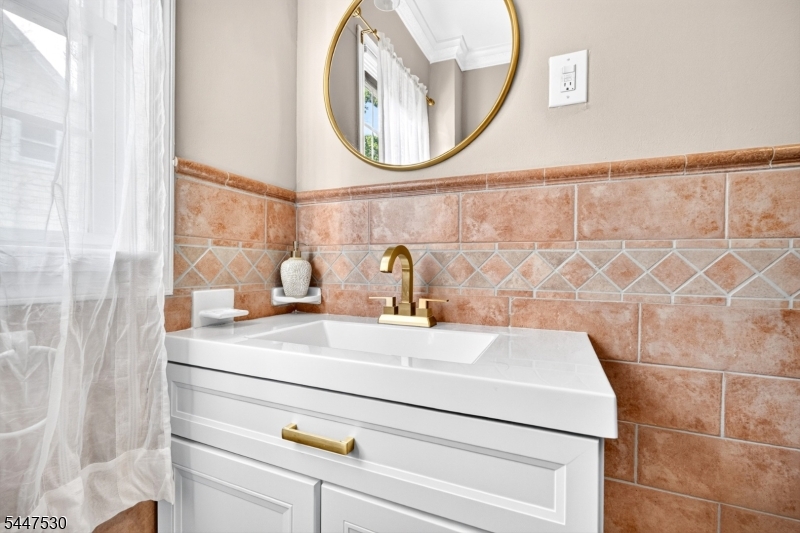 39 Overlook Avenue West Orange NJ 07052