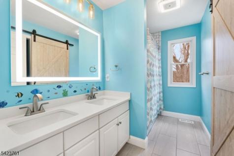 14 Fiddlers Way Lafayette NJ 07848