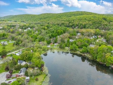 5 Valley Drive W Vernon NJ 07418