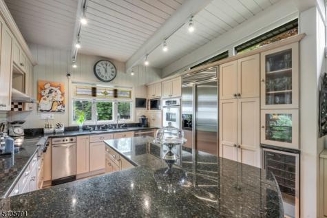 11 Kingsley Road Ringwood NJ 07456