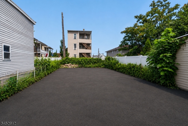 90 Manchester Avenue Paterson NJ 07502