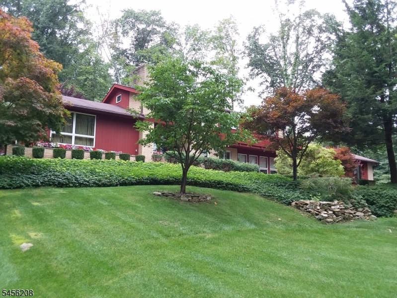 5 Agnes Lane Holland NJ 08848