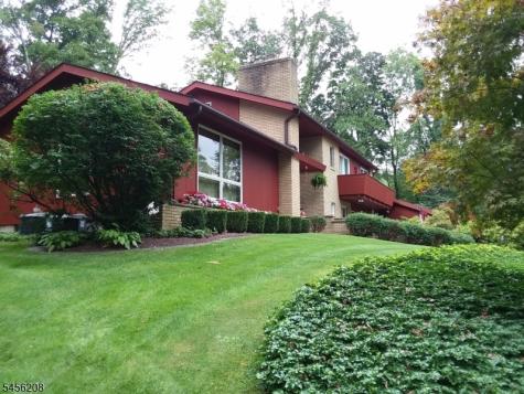 5 Agnes Lane Holland NJ 08848