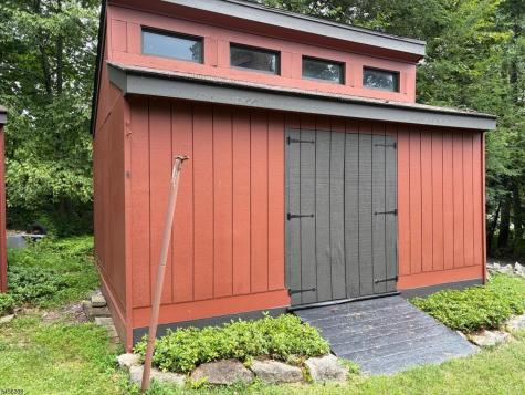 5 Agnes Lane Holland NJ 08848