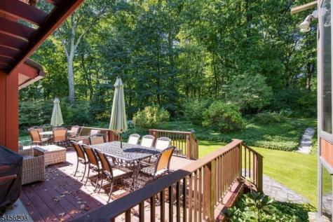 5 Agnes Lane Holland NJ 08848