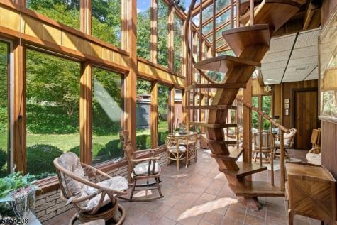 5 Agnes Lane Holland NJ 08848