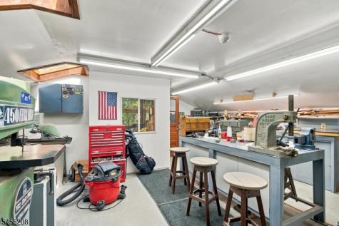 5 Agnes Lane Holland NJ 08848