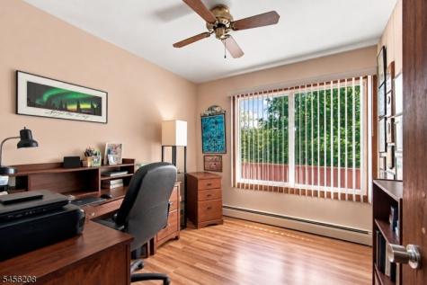 5 Agnes Lane Holland NJ 08848