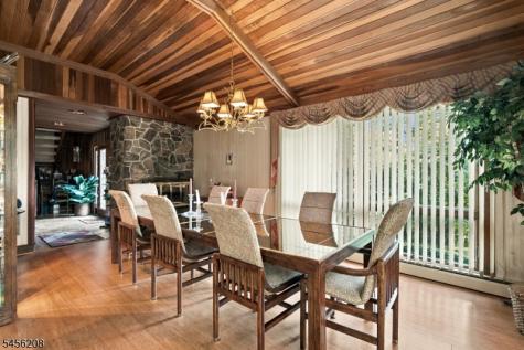 5 Agnes Lane Holland NJ 08848