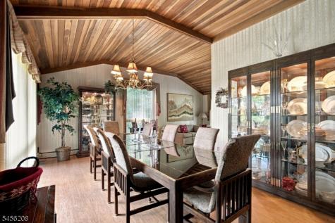 5 Agnes Lane Holland NJ 08848
