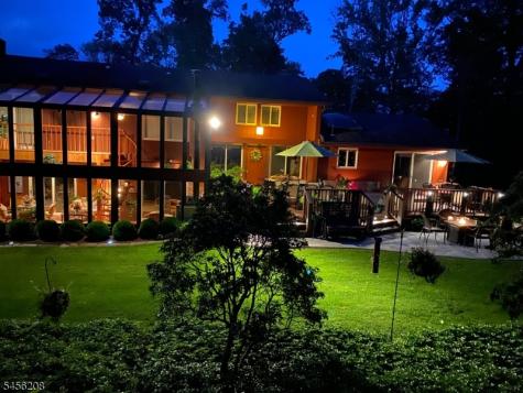 5 Agnes Lane Holland NJ 08848