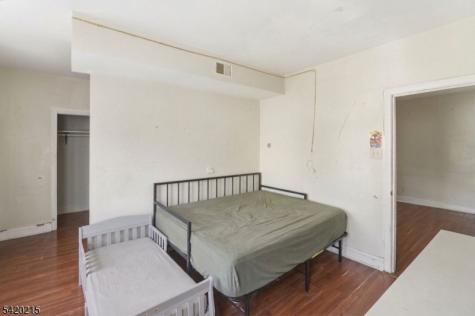 550 Norwood Street East Orange NJ 07018