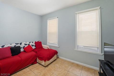 550 Norwood Street East Orange NJ 07018