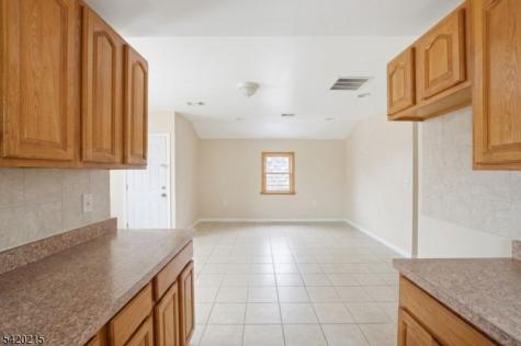 550 Norwood Street East Orange NJ 07018